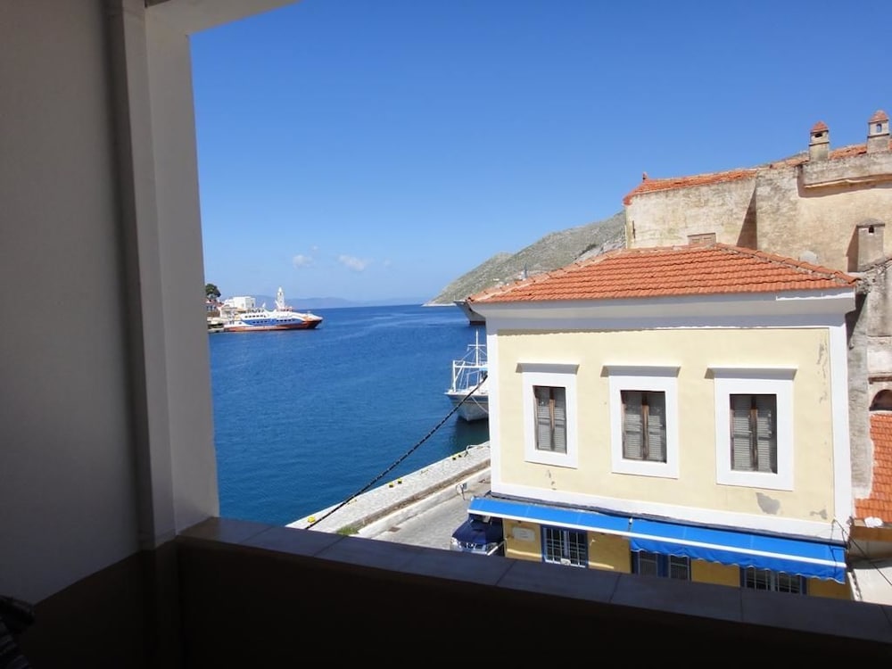 Captain's Suites