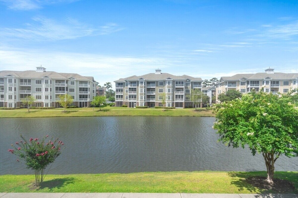 Magnolia Pointe Magnolia Lake 4817-204 3 Bedroom Condo