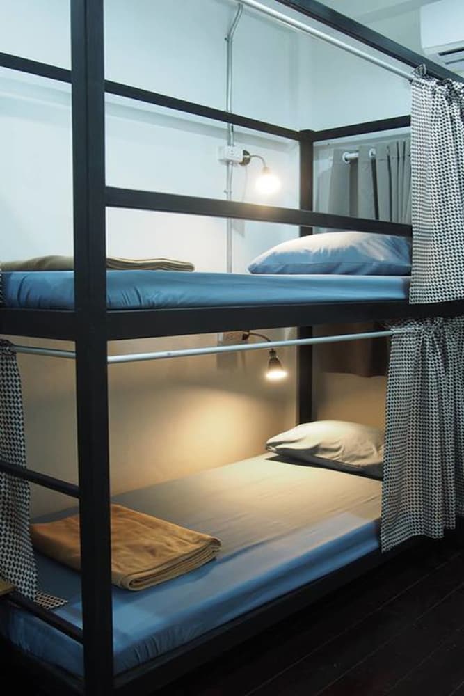 D Hub Hostel
