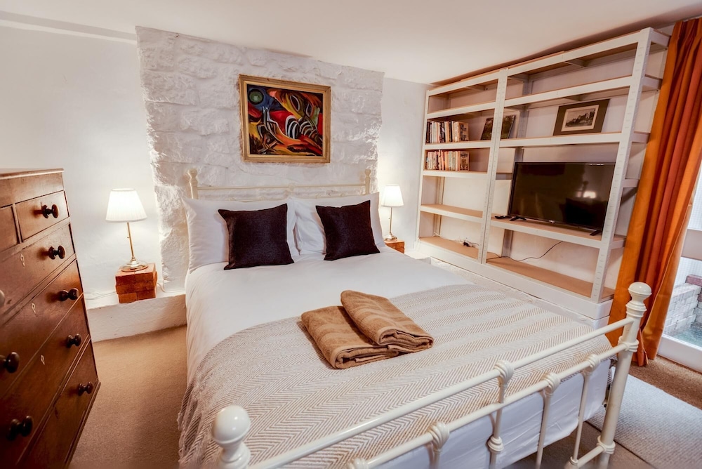Oxford Vacations - The Summertown Studio 1 Bedroom Kitchenette - Property Image 25