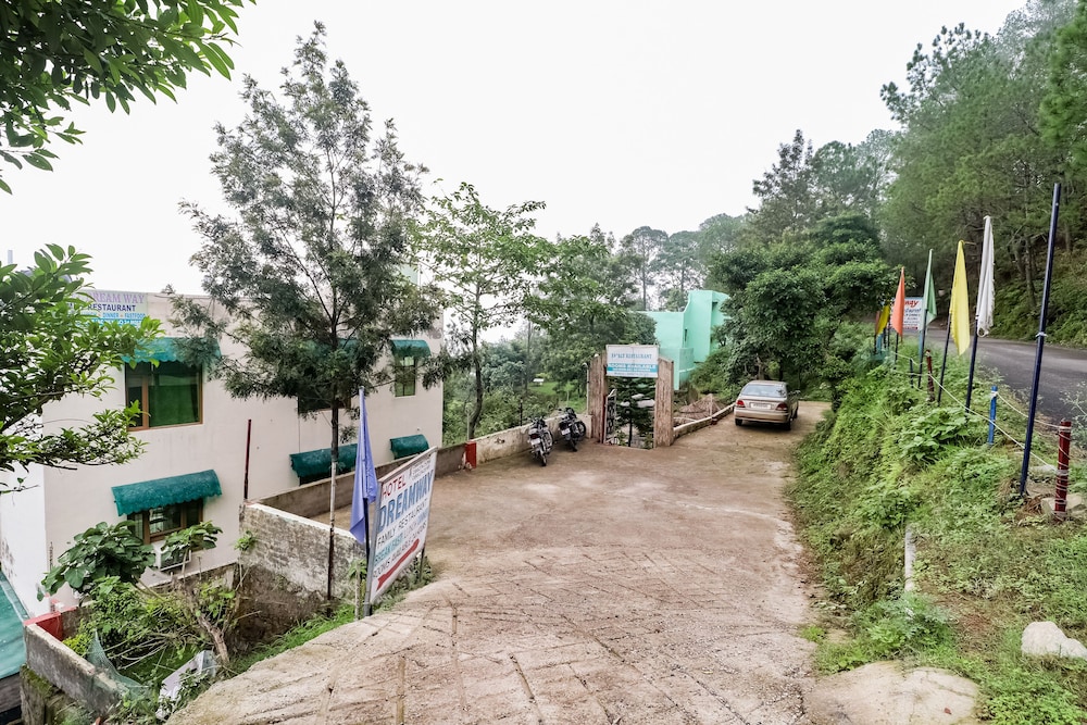 OYO 46144 Dreamway view 3