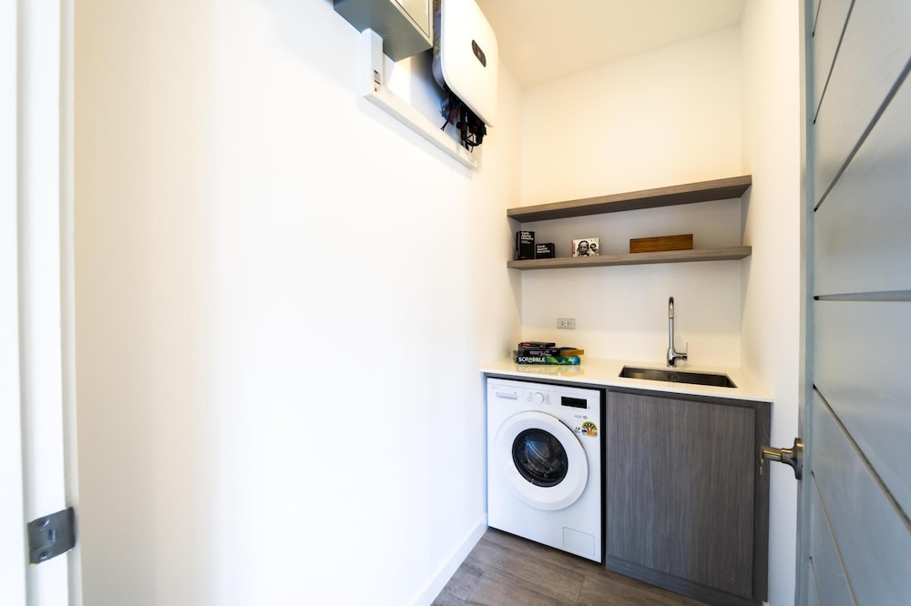 New Modern 3 Bedroom Villa MB35