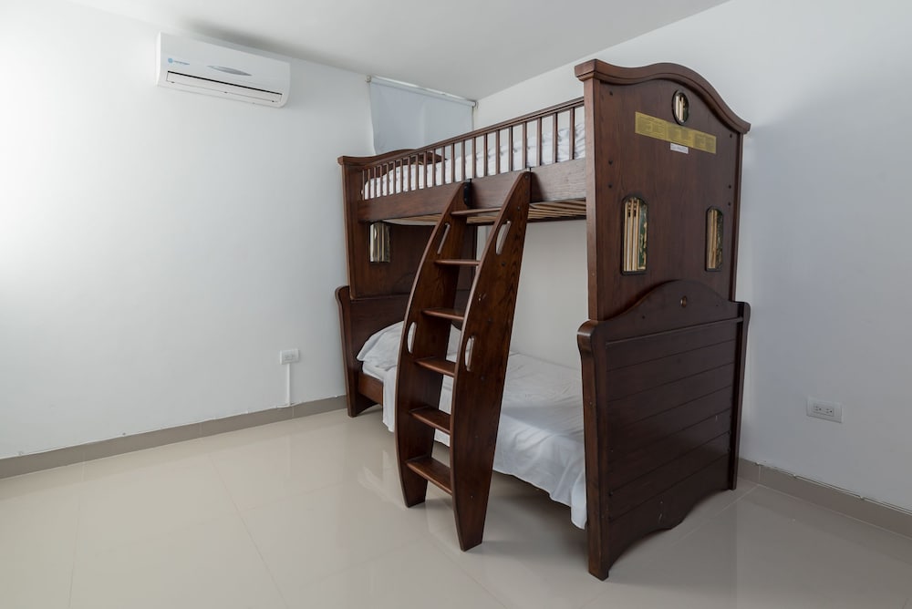 Galeon By Nomad Guru view 2