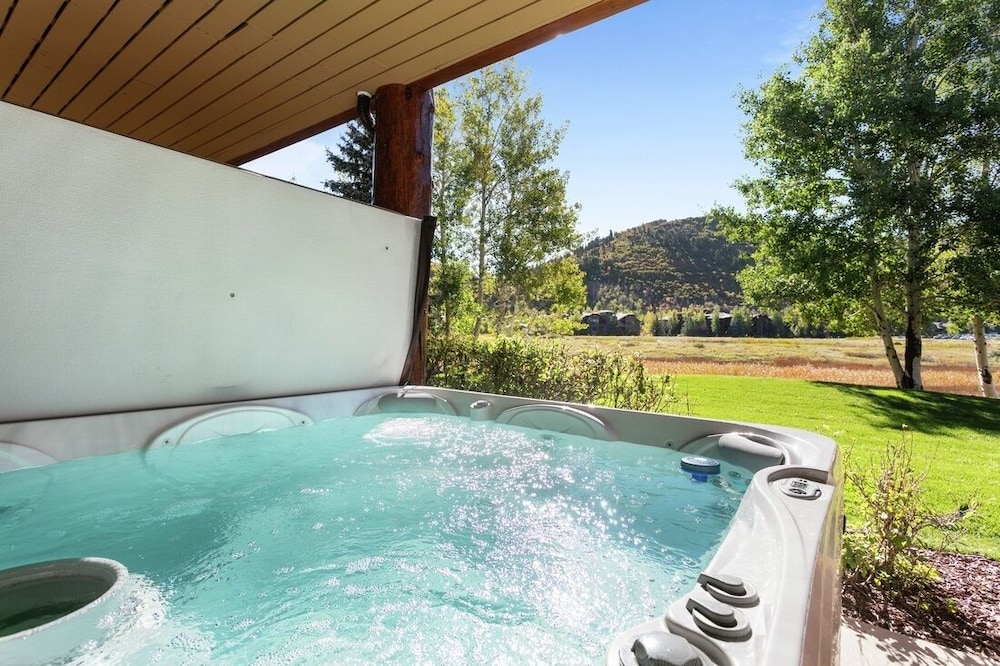 301 - Three Bedroom with Spa Bristlecone 3 Condo