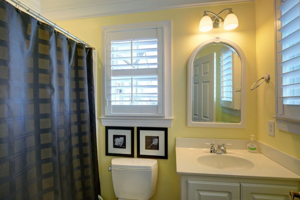 The Seventh Day 6 Bedroom Home by RedAwning