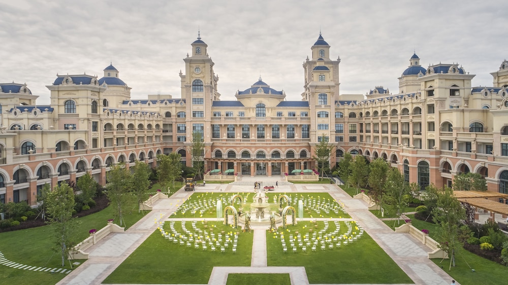 Hilton Dalian Golden Pebble Beach Resort