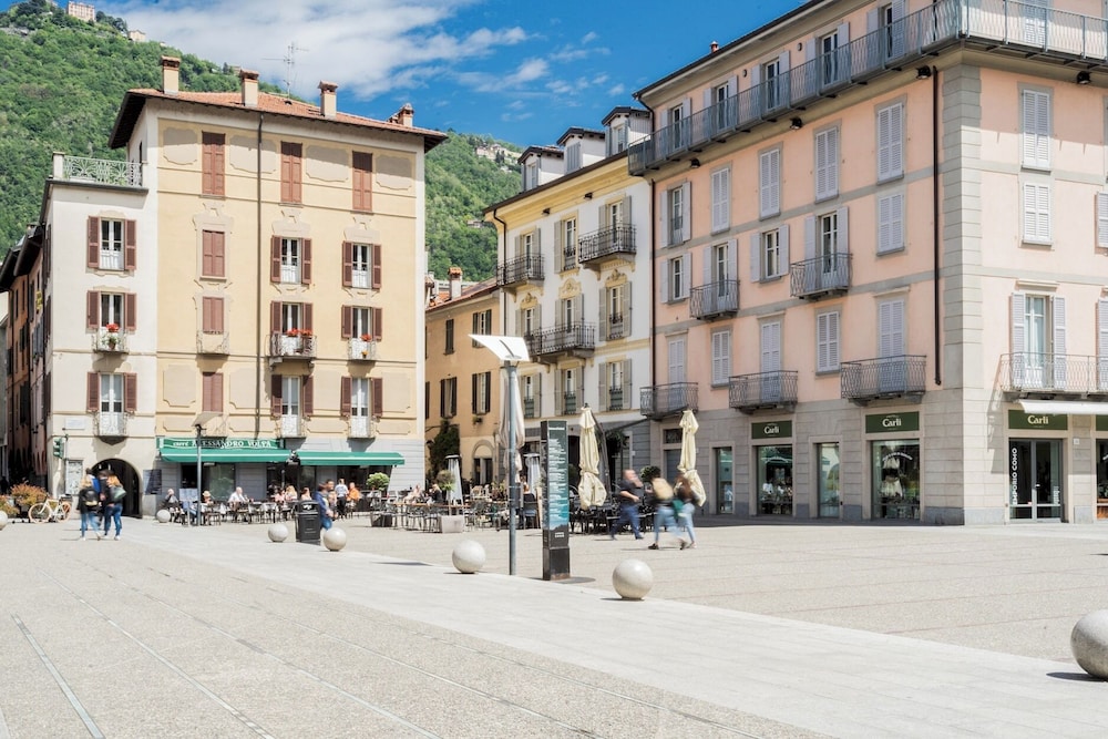 Shades Of Como With Private Terrace by Rent all Como