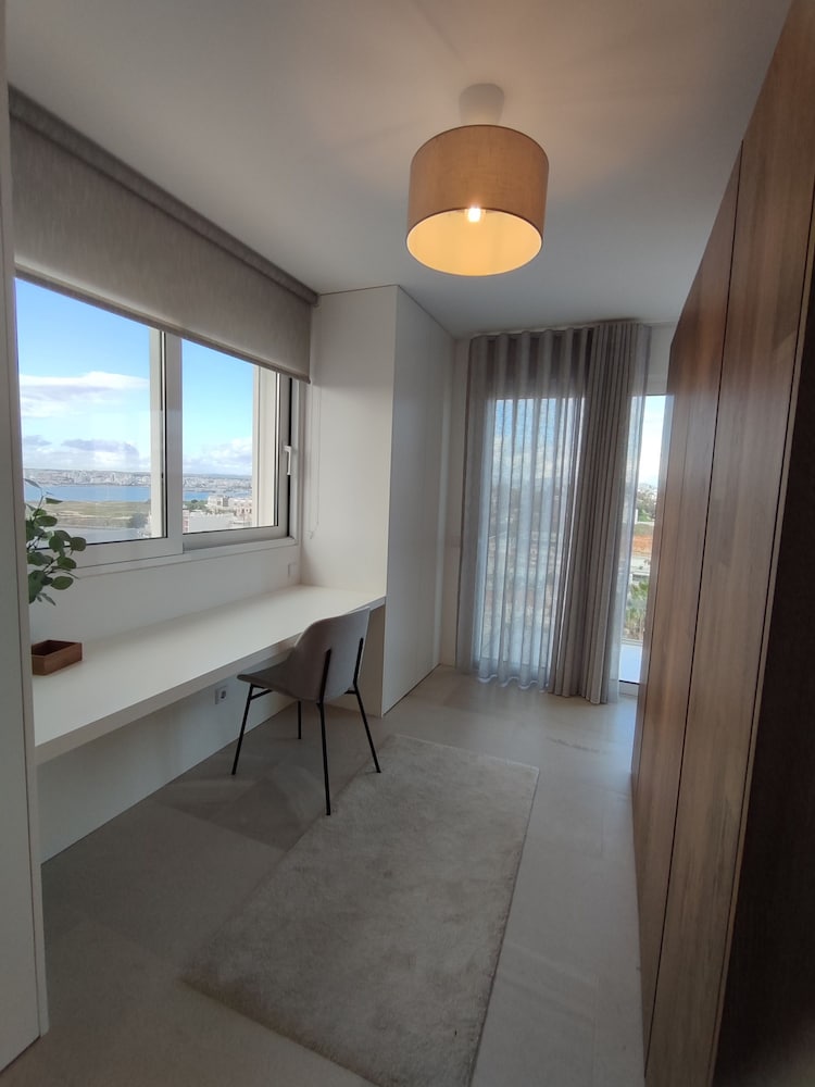 2 Terraces Flat River and Marina View
