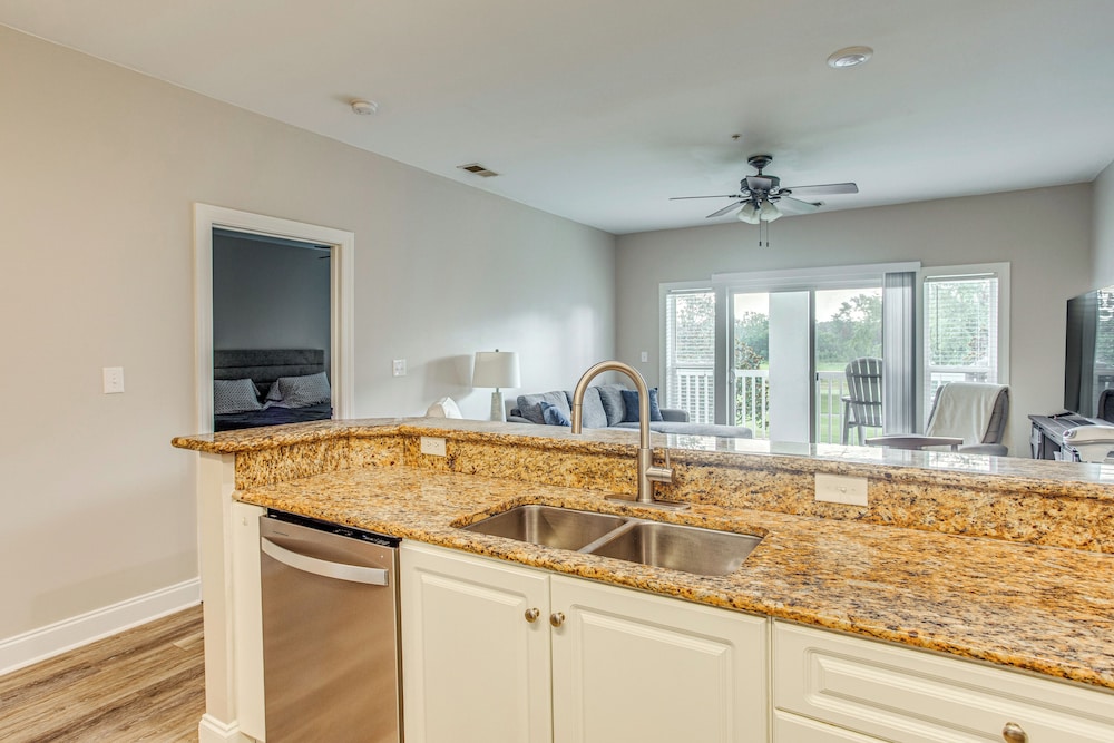 Tee Off & Unwind By Pool: Myrtle Beach Condo