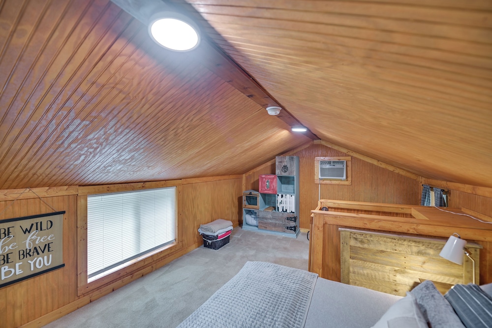 Our Lakeside Retreat w/ Deck on Lake Herrington! view 5