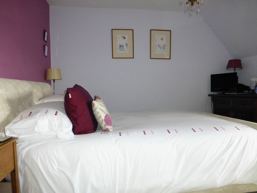 Molesworth Manor view 3