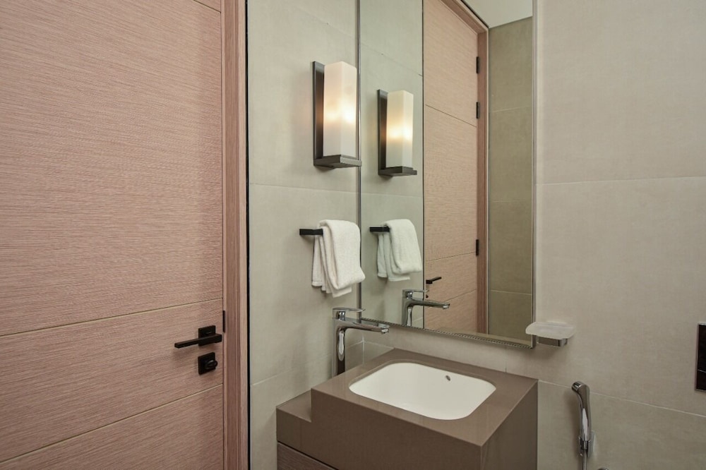 Private Beach in a Bnbme Designer Apartment