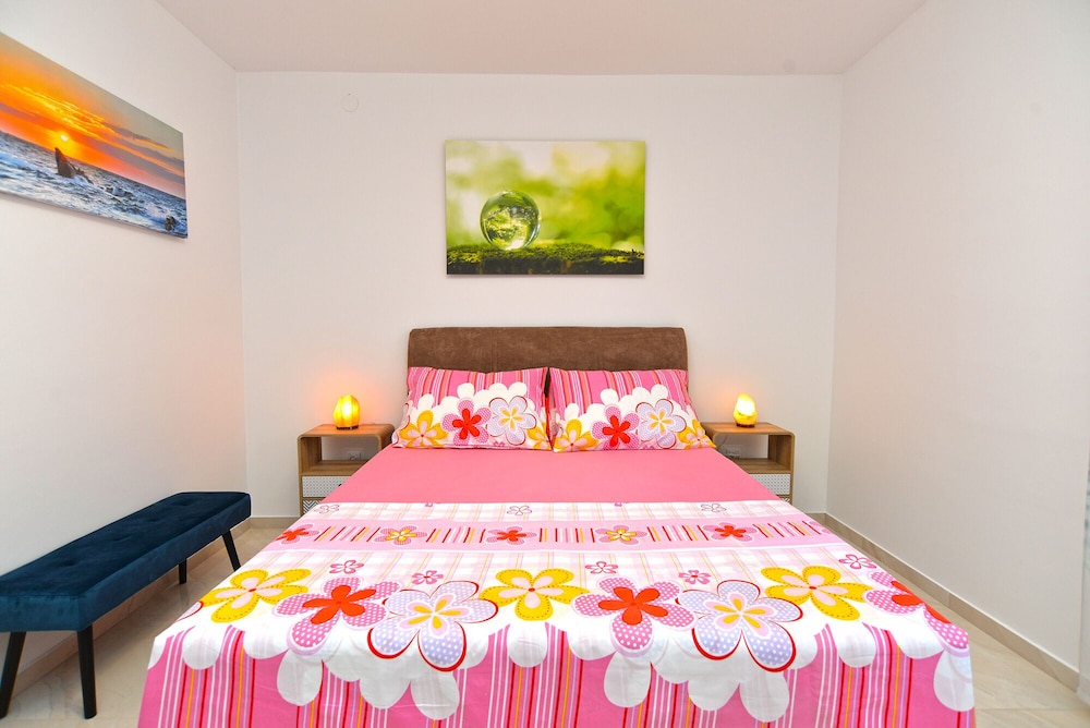 Apartment 925 view 3