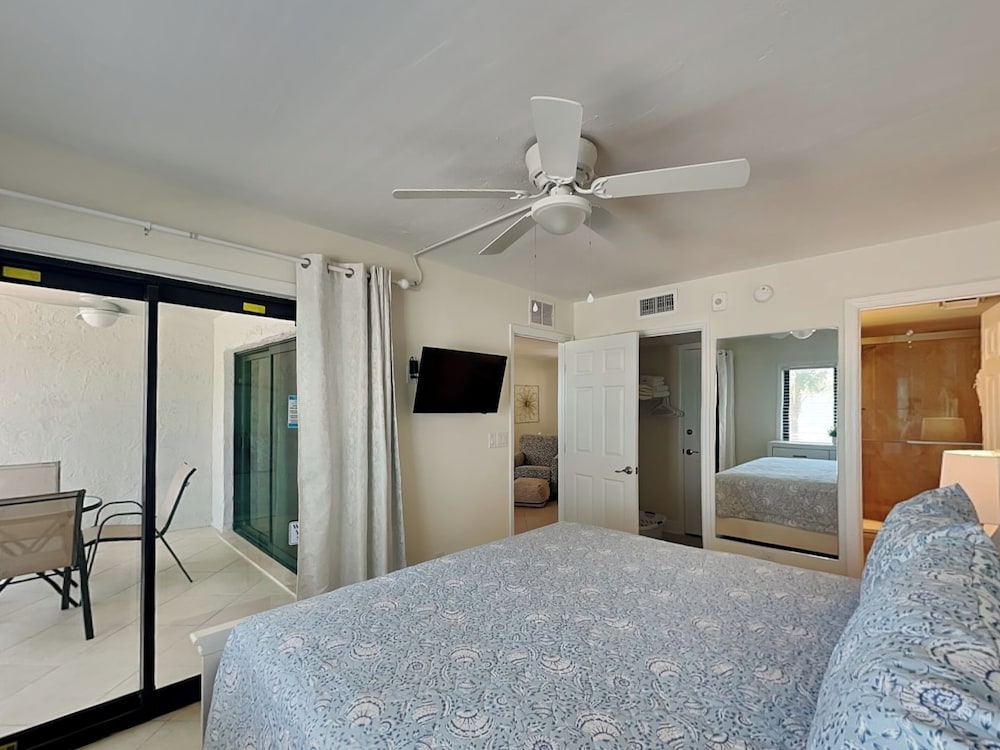 Seaside 2 by Distinctive Beach Rentals