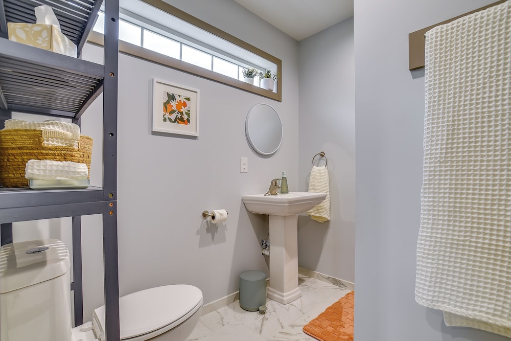 Seneca Lake Wine Trail Studio w/ Water View!