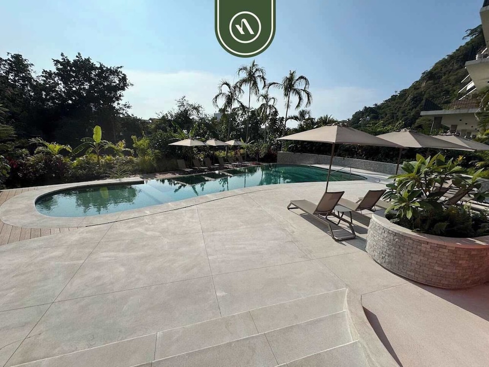 Tasteful Condo Near Romantic Zone - Pool
