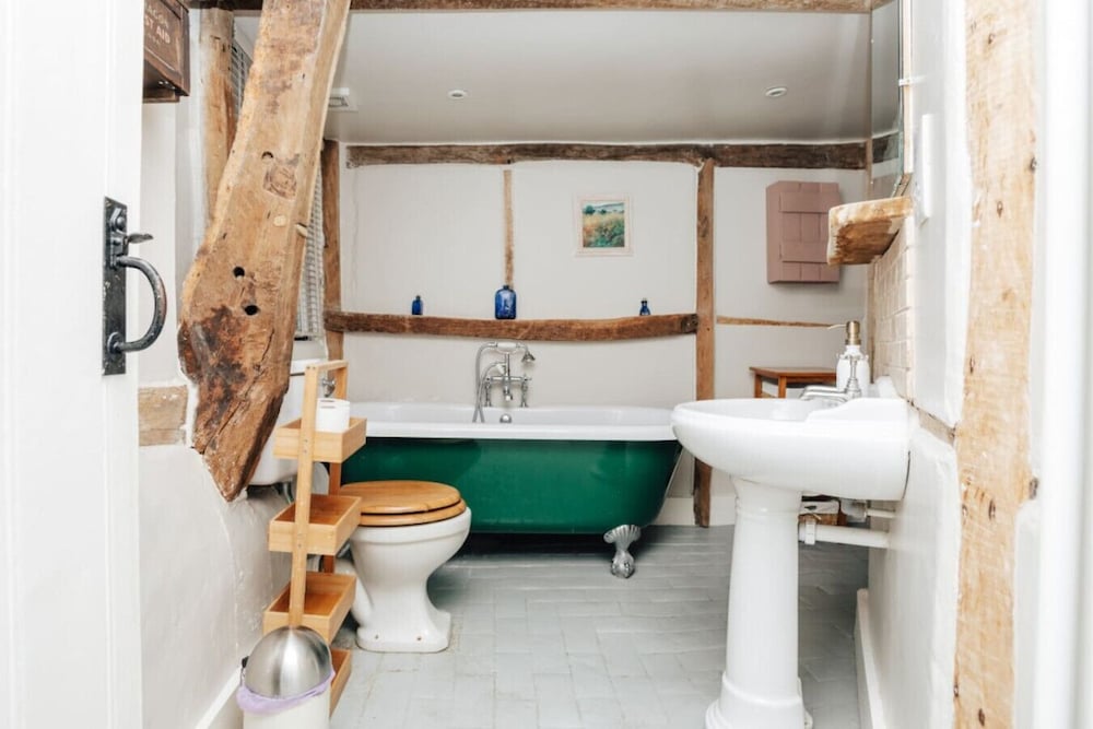 Antelope Cottage - Rural Pet Friendly Cottage