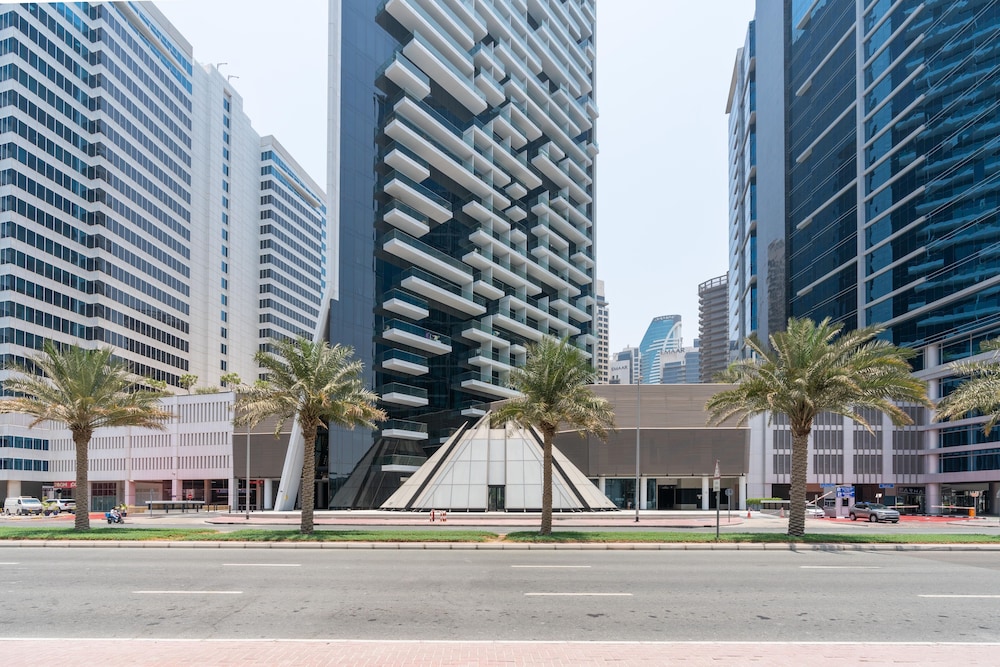 GLOBALSTAY. New Marquise Square Building in Business Bay