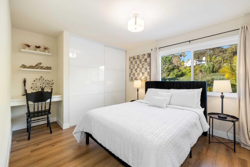 @ Marbella Lane - Cozy Gem Near Nature Trails