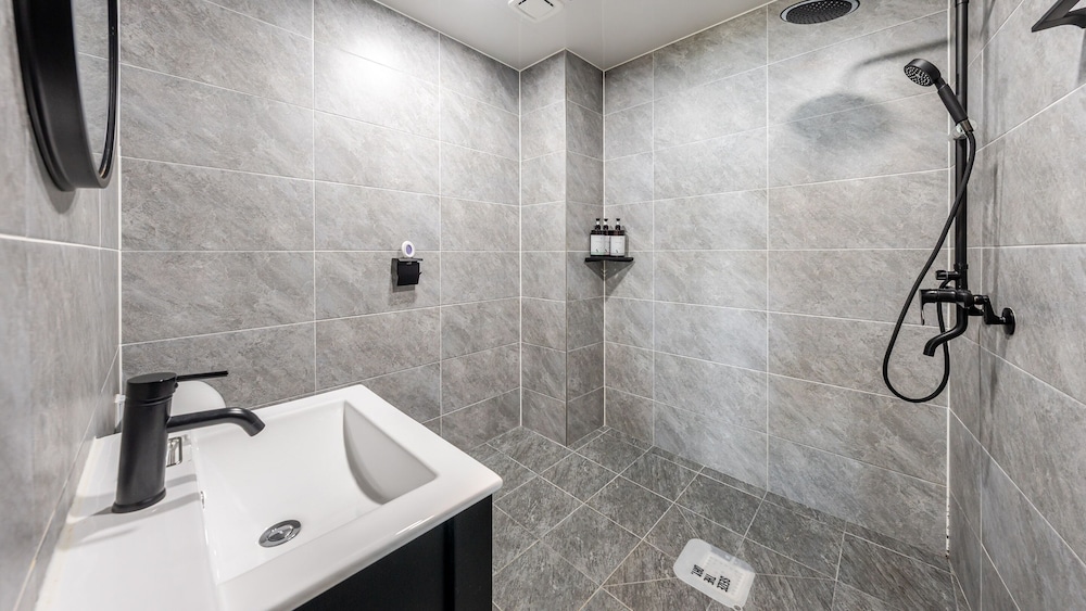 Namhae Orosy Bada Pool Villa & Pension
