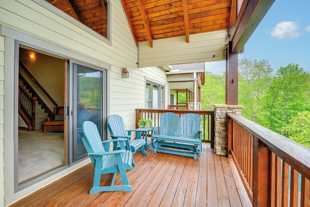 Mountain Condo 2 Mi to Dtwn Banner Elk w/ Views!