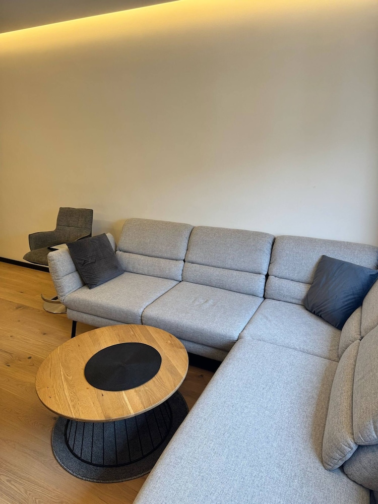 Stylish Apt Near Belvedere 15 Min to Center