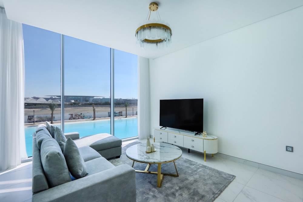 Panoramic 2BR at District One