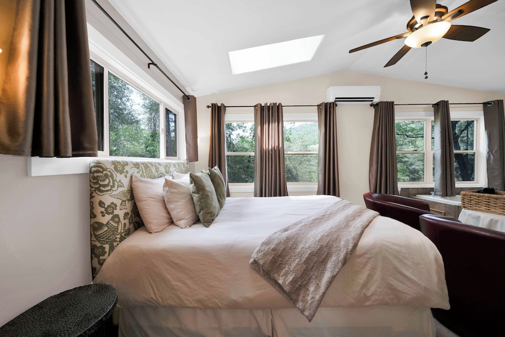 The Inn at Shasta Lake