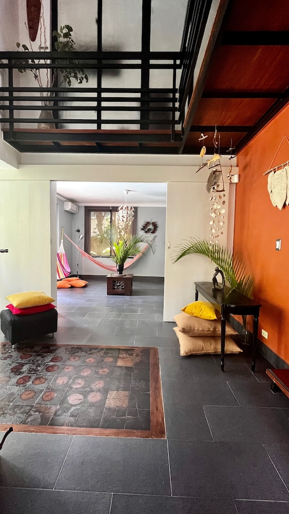 MANAYA Bed & Breakfast