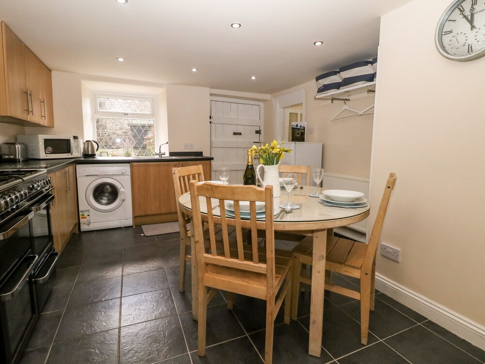 The Cottage Glossop view 2