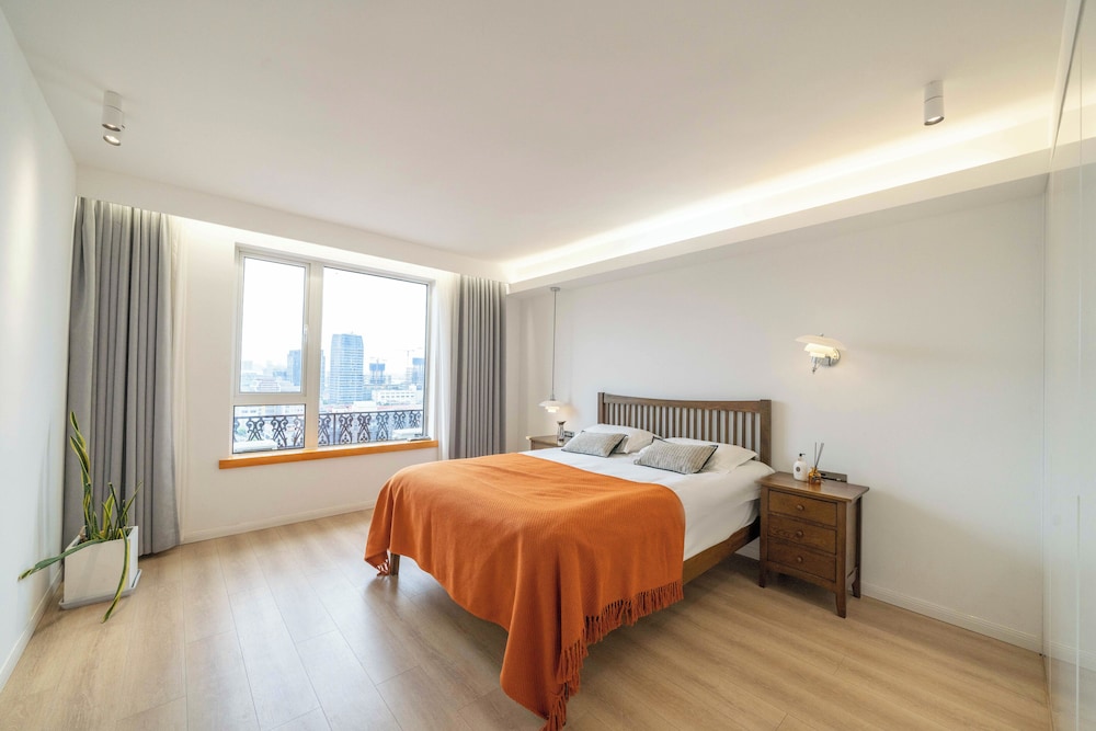 Book and Bed - SML Center