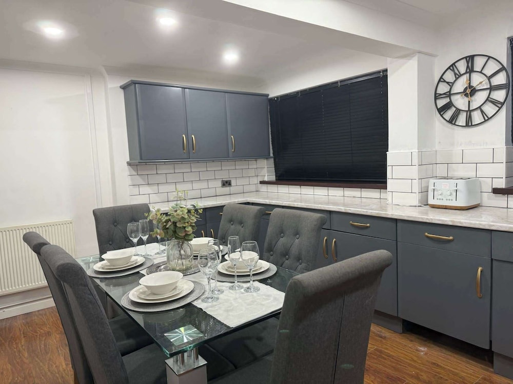 Cozy Retreat in Bridgend With 3 Bedrooms