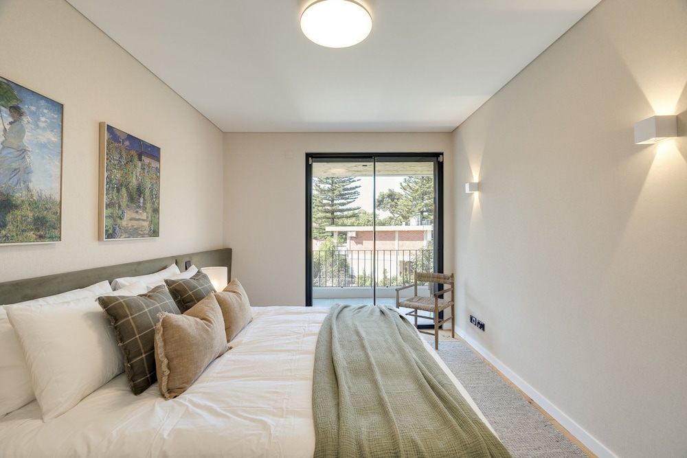 Cascais Contemporary Villa by Cadenzalux