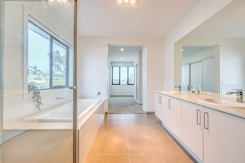 StayAU 5BR Family Getaway GreaterGeelong in Duneed