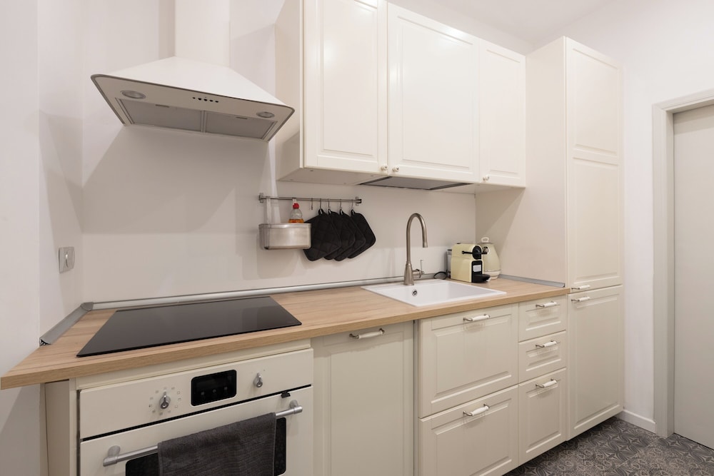 City Center- Modern and Bright apartment