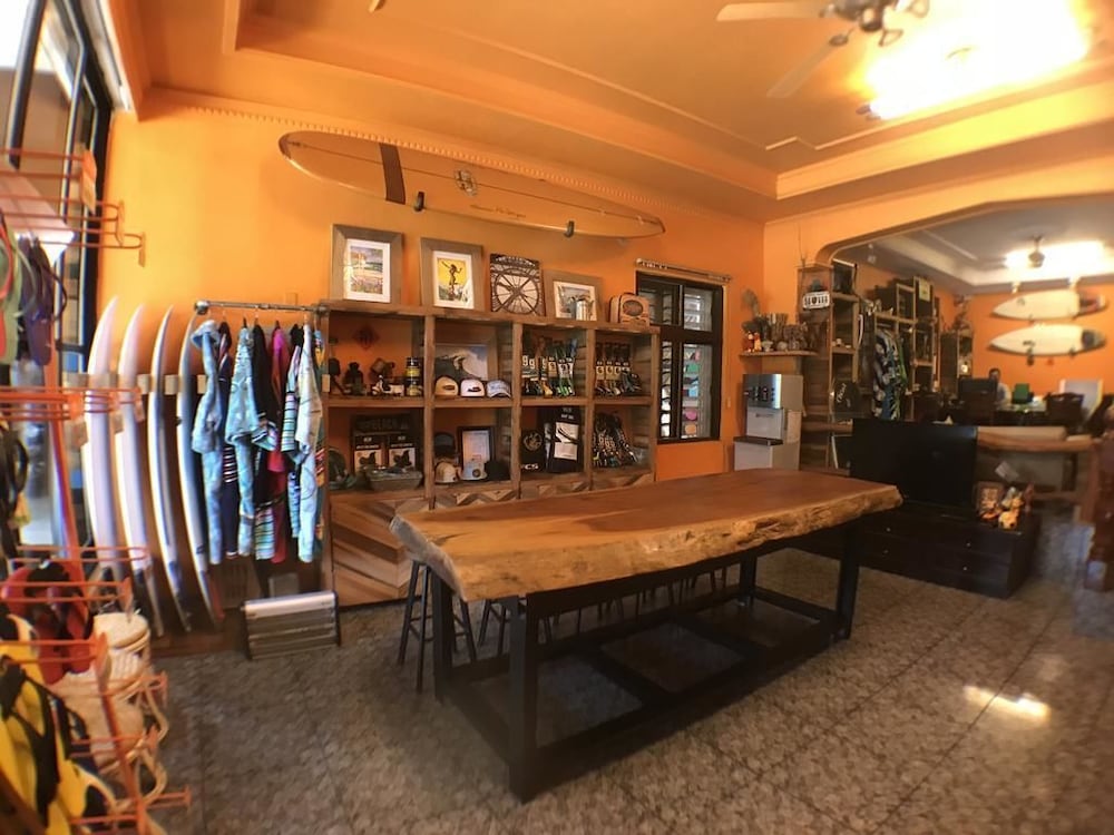 Donghe Surf Shop & Hostel - Taitung