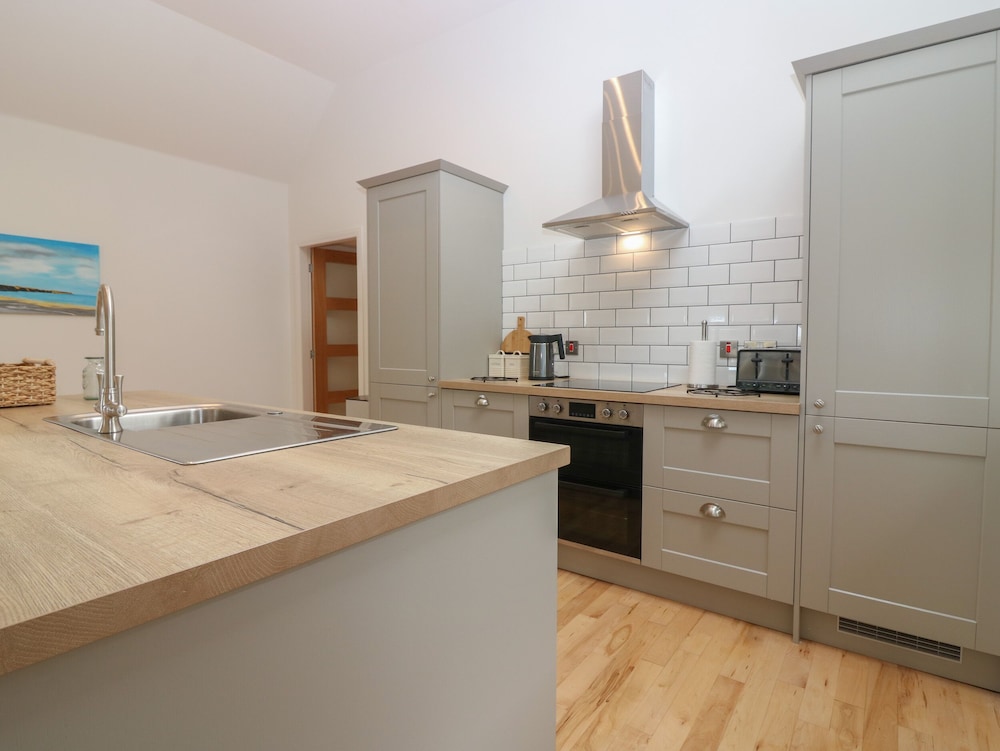 Whitehouse Woodwrae
