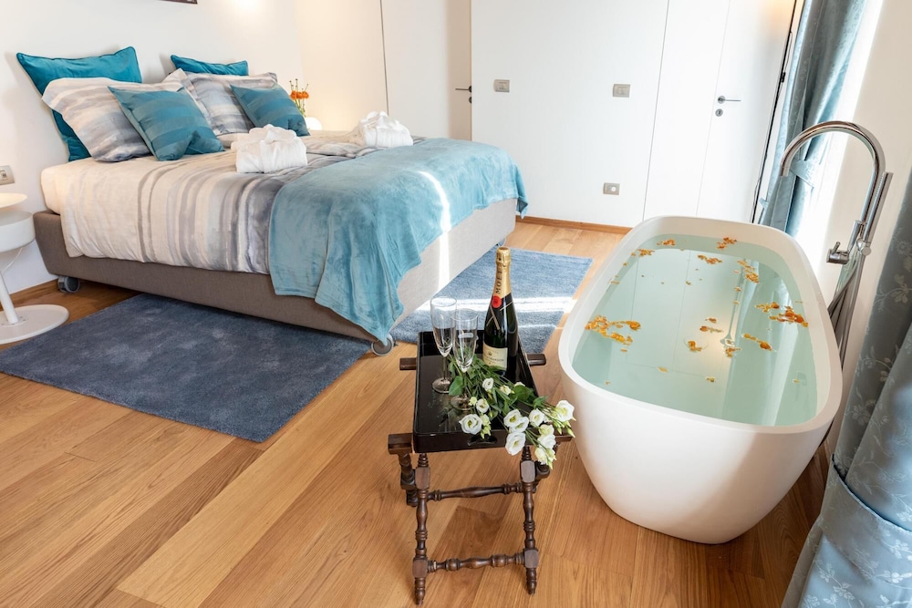 Boutique Apartment in Como view 4
