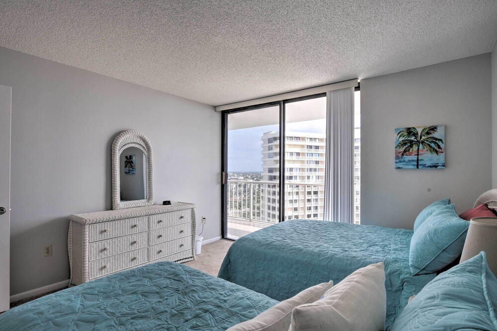 Beachfront Marco Island Resort Condo w/ Pool! view 4