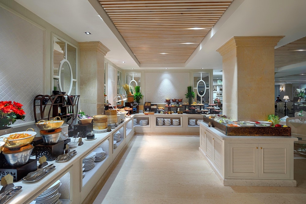 Au Lac Charner Hotel 41