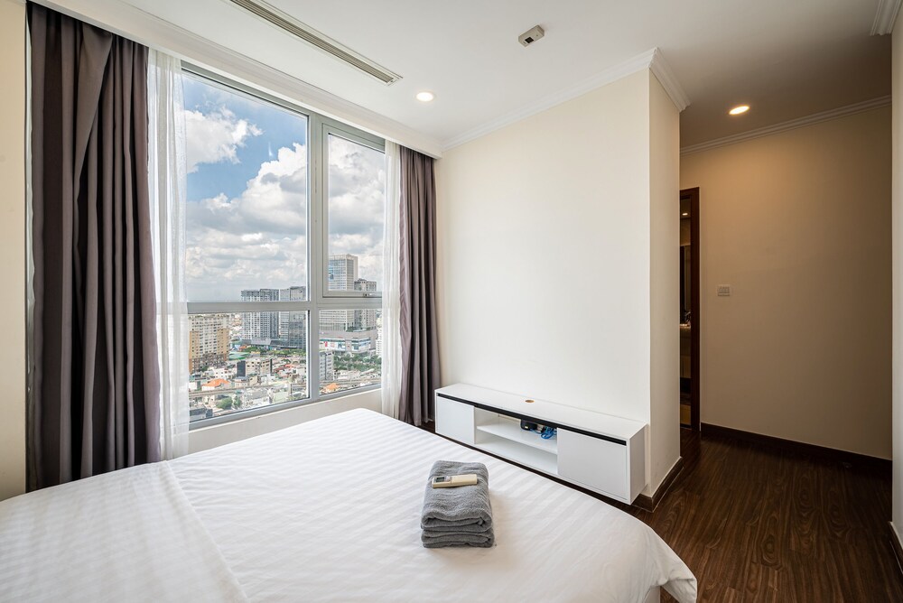 Landmark Condotel Art By KaySuite