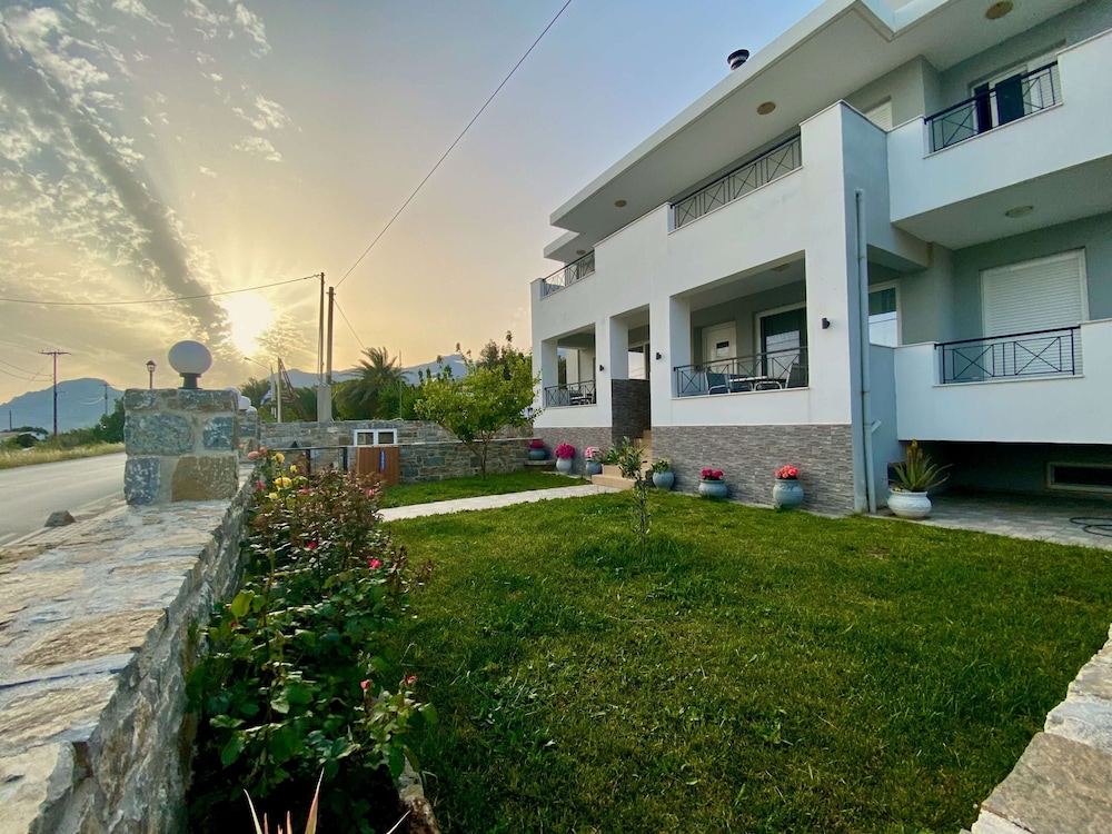 Eirini & Manolis Apartments