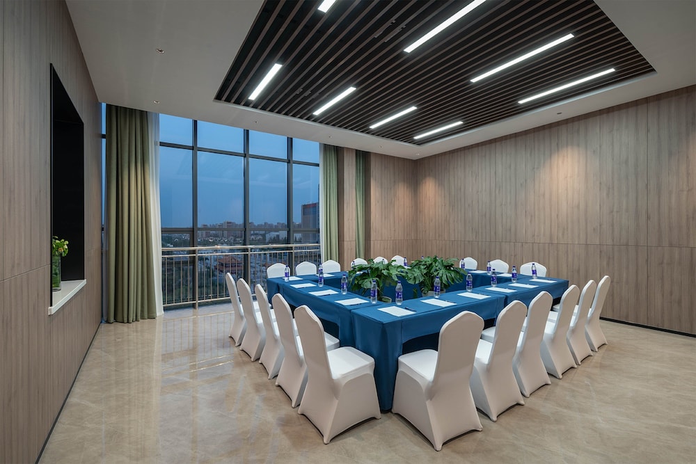 Holiday Inn Express Yinchuan Yuehai by IHG