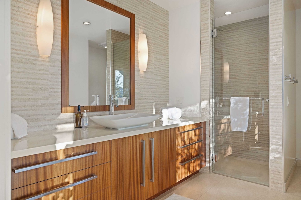 Wine Country Estate w/ Pool, Hot Tub The Residence at Truss Wines by Avantstay