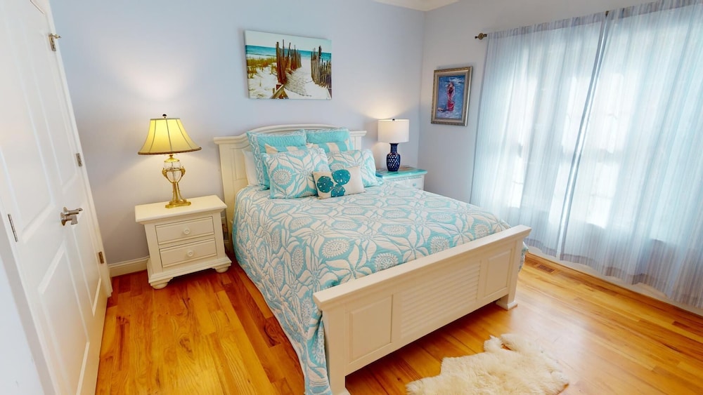 Mimi's Mermaid's & Memories by Tybee Vacation Rentals