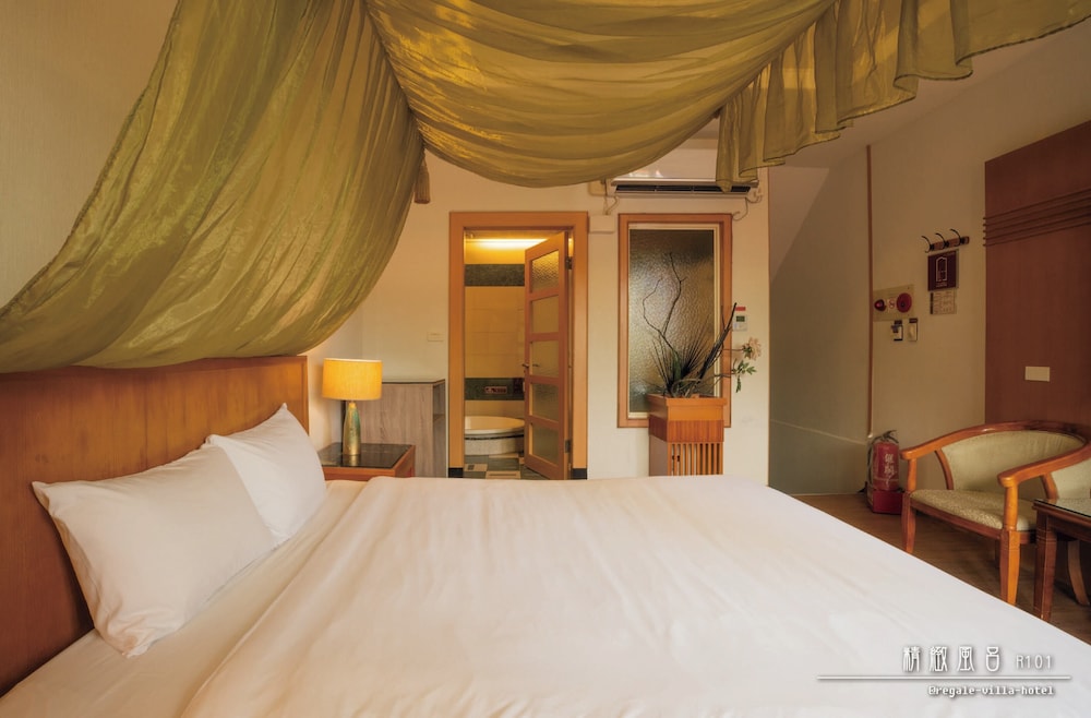Regale Villa Hotel
