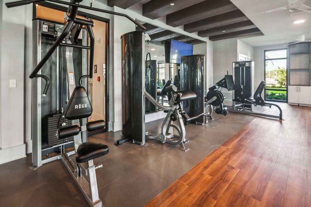 Landing Apartments near Sun City Center and Riverview