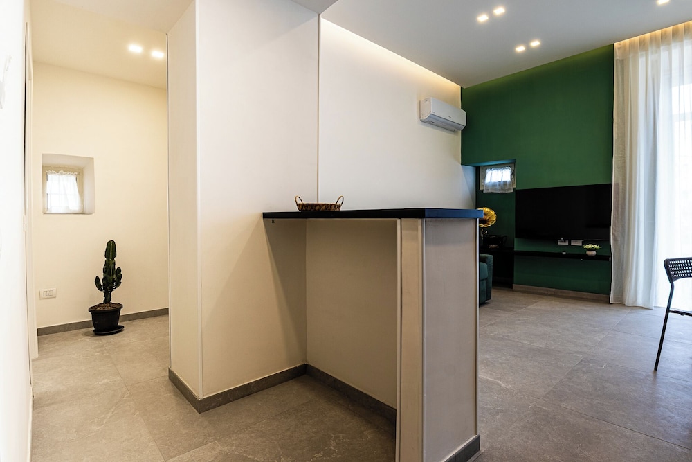 Alyde Apartments