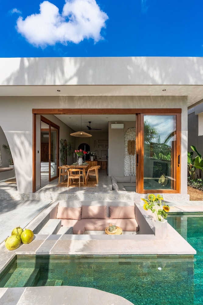 Villa Bayu by Alfred in Bali - Cozy 2BR Villa w Stunning Ricefield View