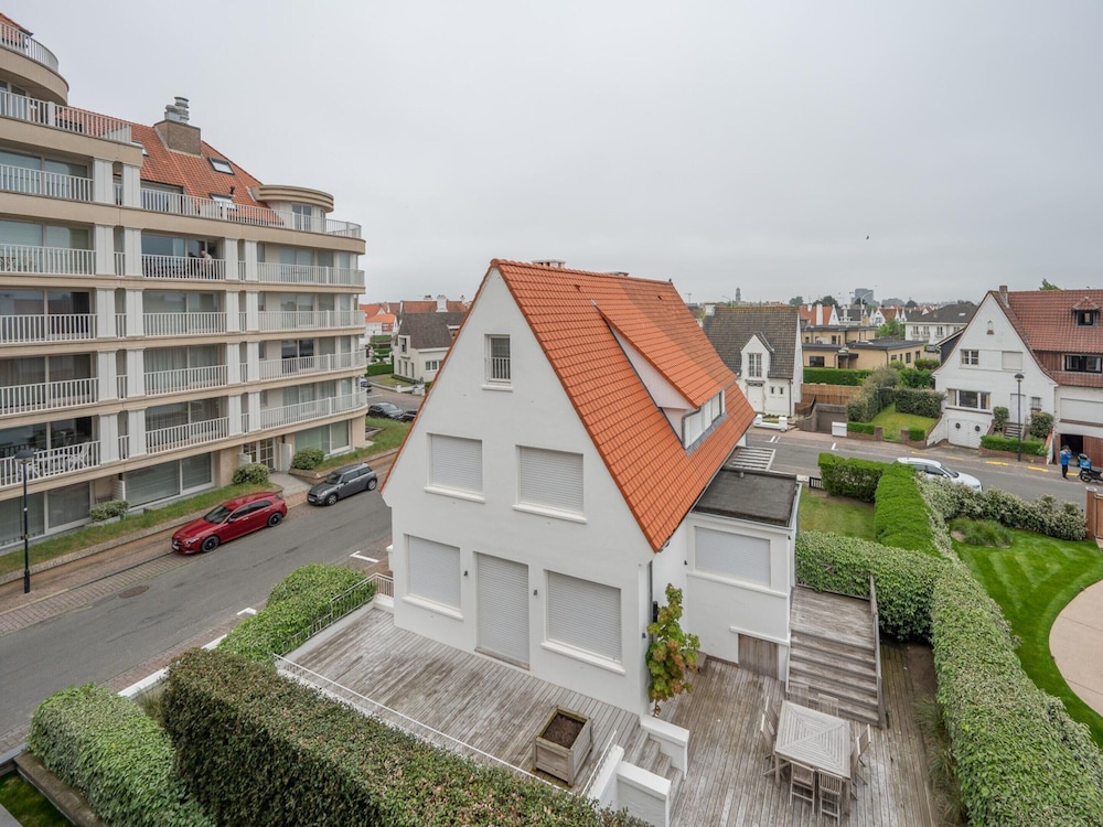 Villa in Knokke Near Alberstrand Beach